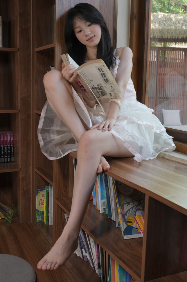 公主吊带连衣裙.png
