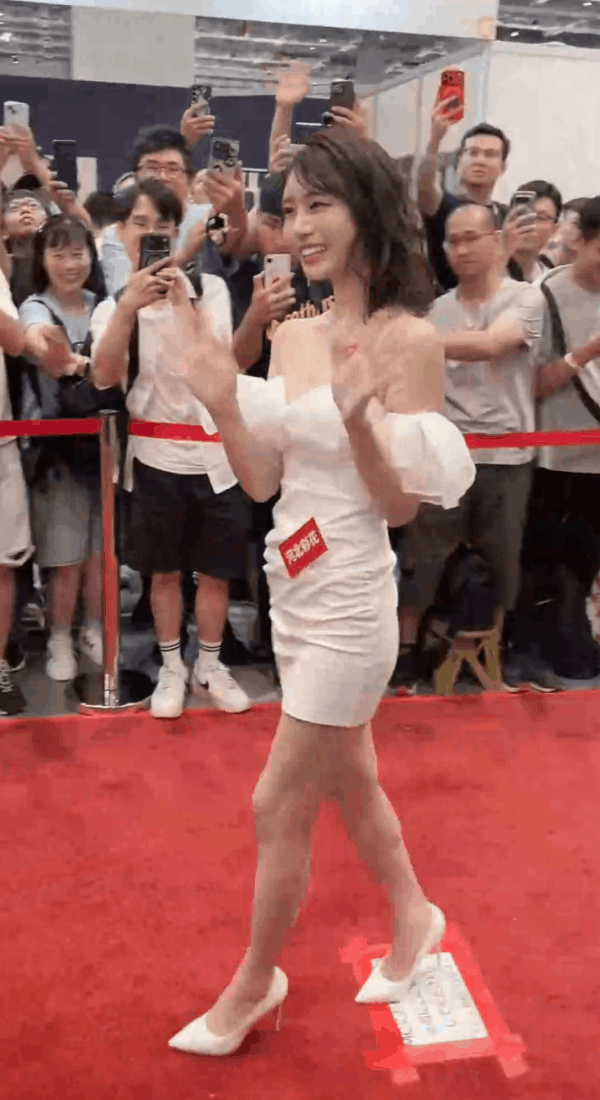 145326klxzz3r9o9b3b3g9.gif