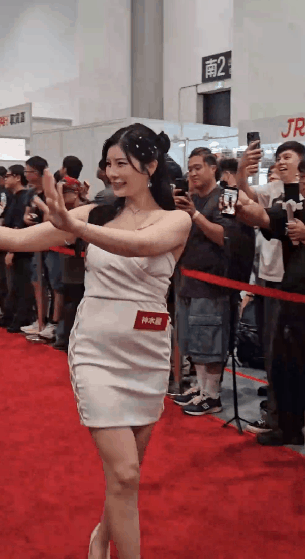 145258h47j66k88tc4drno.gif