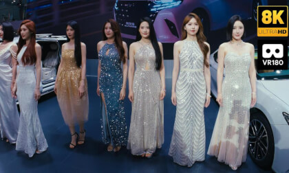 Auto-salon-girls-runaway-show-Chengdu-International-Auto-Show-A.jpg